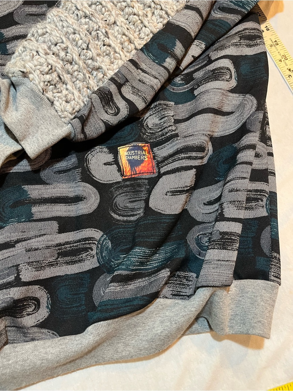 Men's Grey Patterned Crewneck Sweater size large or x large see below - Picture 8 of 14